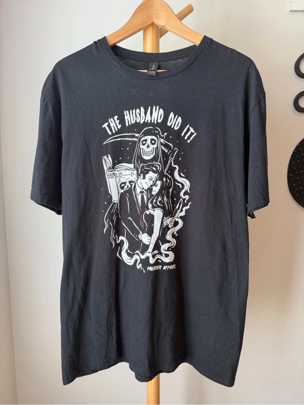 Murder Apparel The Husband Did It Black T Shirt Size Large True Crime Podcast